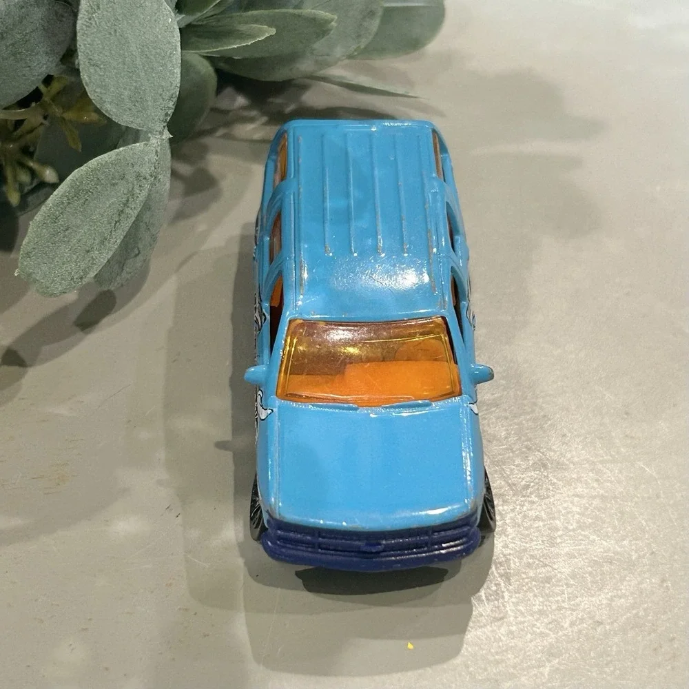 1997 Matchbox '97 Chevy Tahoe Bugs Bunny Die-Cast Toy Car Looney‎ Tune
